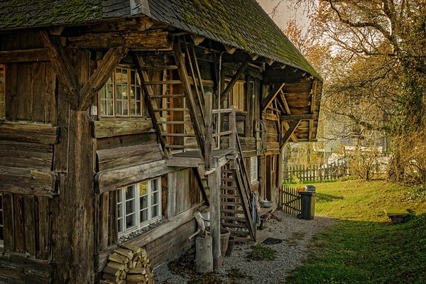 Escalier extérieur en bois : 3 conseils pour faire une rénovation simple et efficace