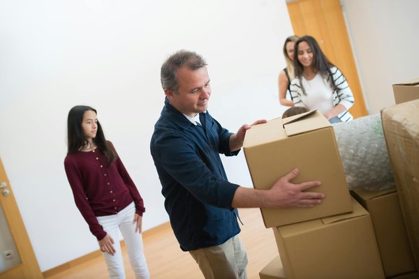 Qu'est-ce qu'un déménagement groupé et comment en bénéficier ?