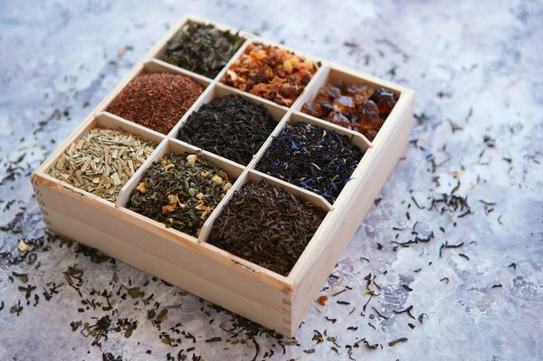 Secrets d'arômes : guide de la boîte à thé parfaite